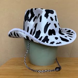 WESTERN STYLE COWBOY HAT.